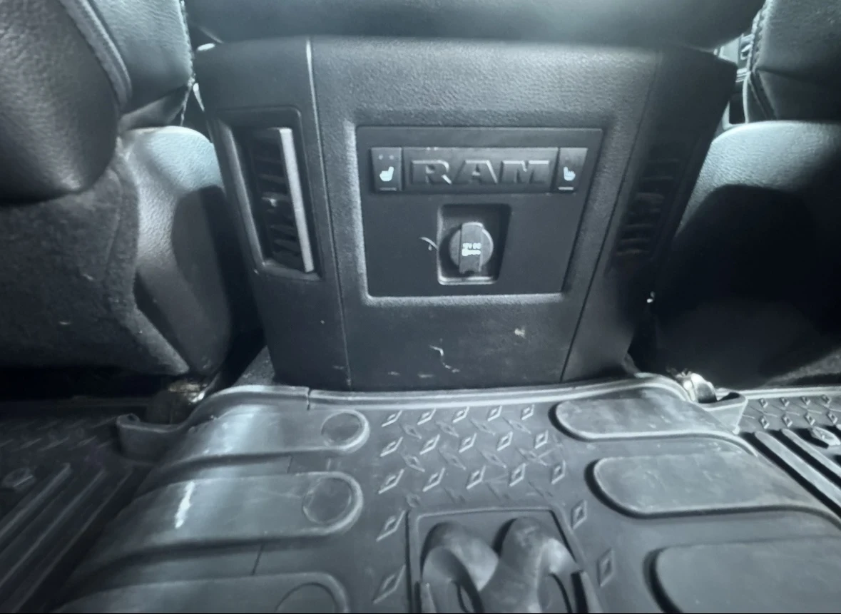 Dodge RAM 1500, снимка 9 - Автомобили и джипове - 54634177