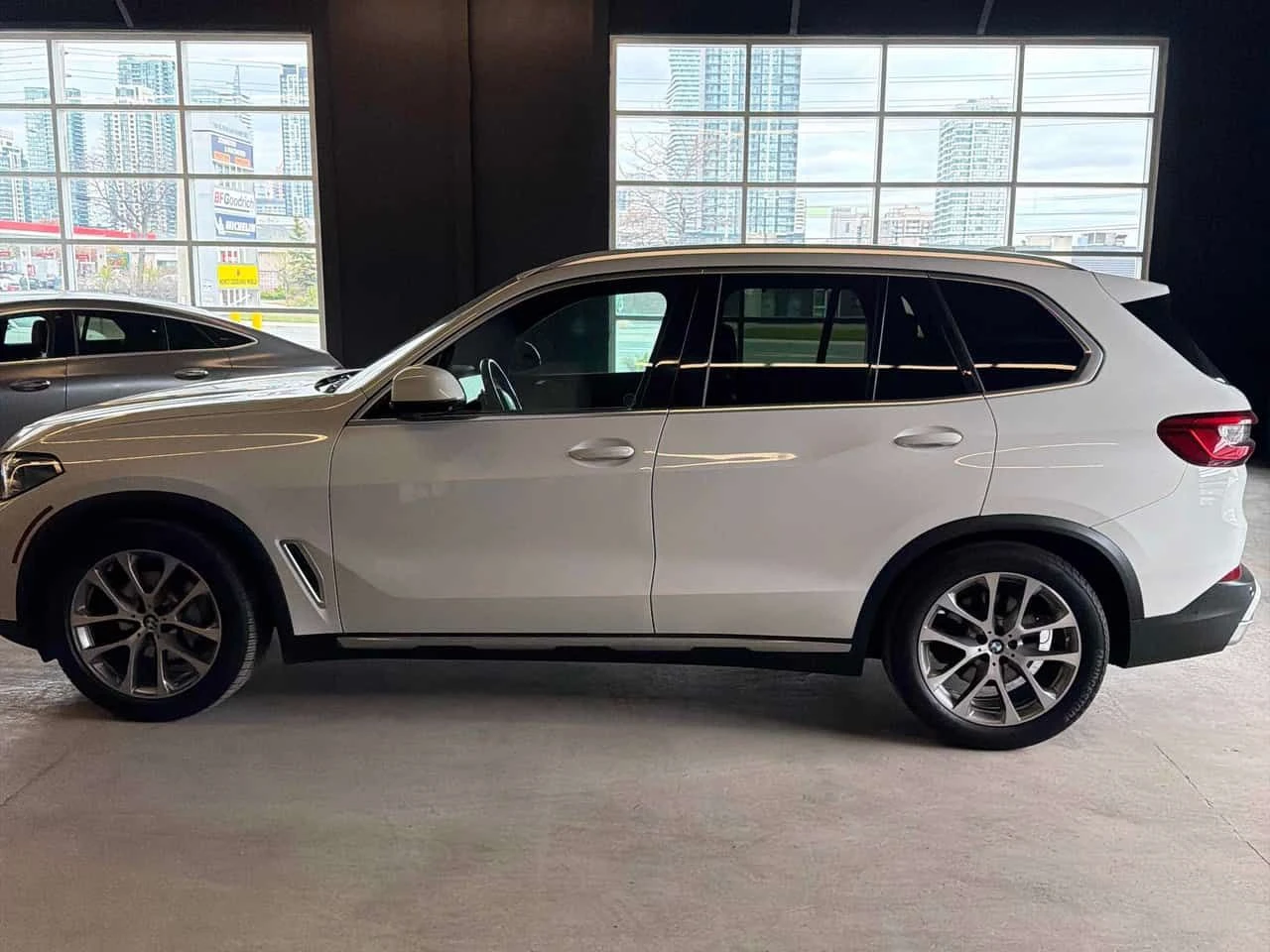BMW X5 * xDrive40i * CARFAX * ЦЕНА ДО БГ, снимка 2 - Автомобили и джипове - 54901453