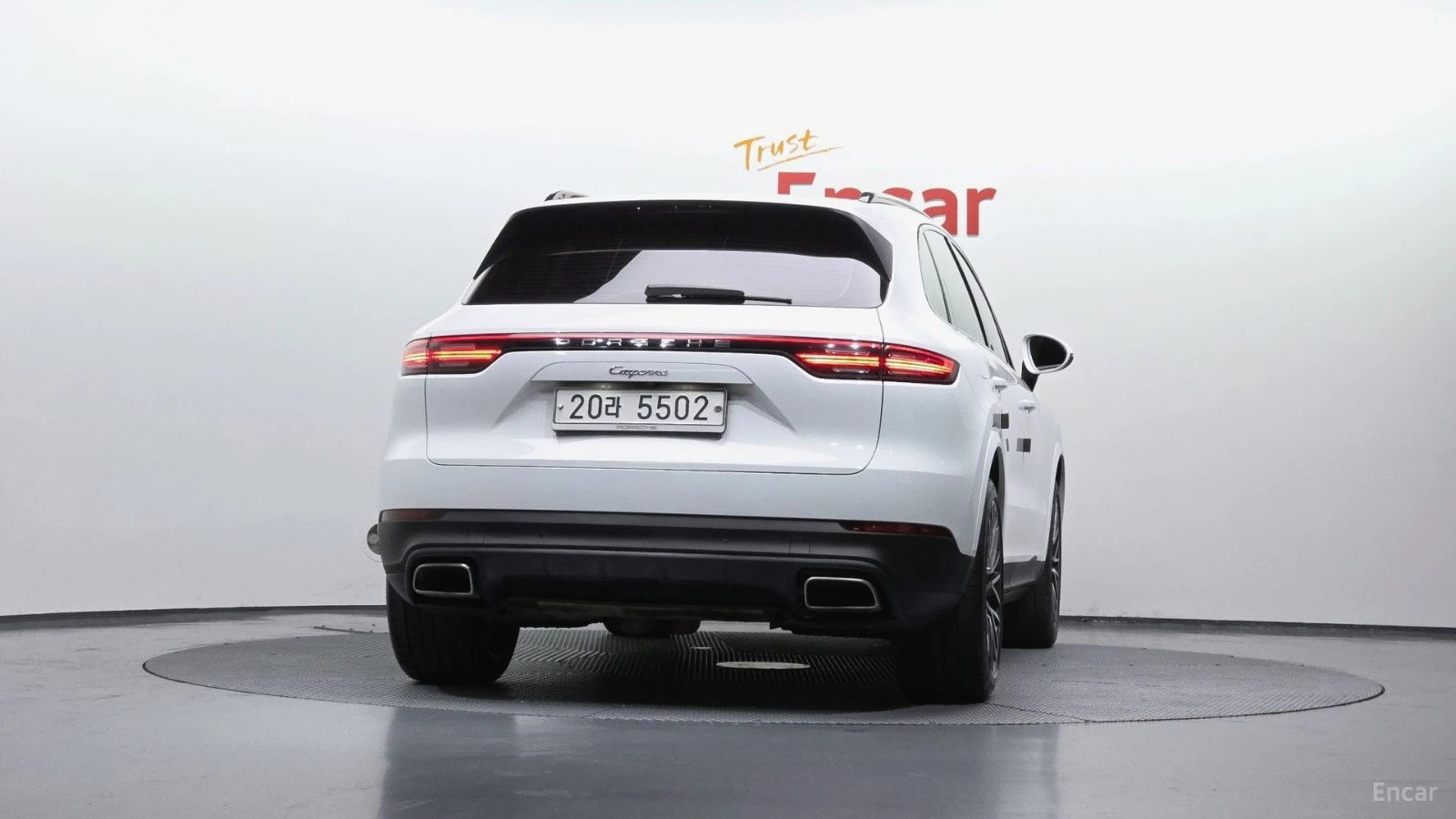 Porsche Cayenne 3.0* КОЖА* НАВИ* ПАНО* КАМЕРА, снимка 4 - Автомобили и джипове - 55528291