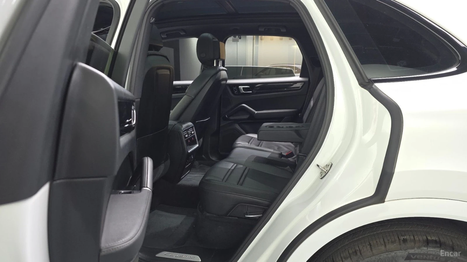 Porsche Cayenne 3.0* КОЖА* НАВИ* ПАНО* КАМЕРА, снимка 9 - Автомобили и джипове - 55528291