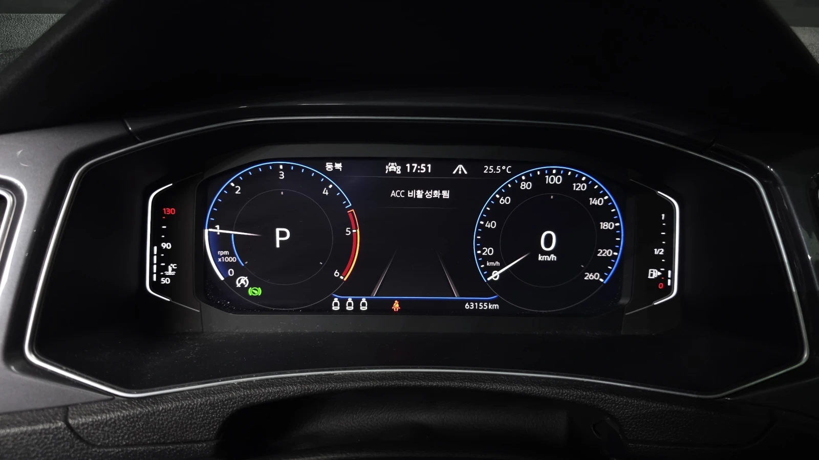 VW T-Roc 2.0 TDI* BLIND SPOT* ЛЮК* КРАЙНА ЦЕНА, снимка 8 - Автомобили и джипове - 55983947