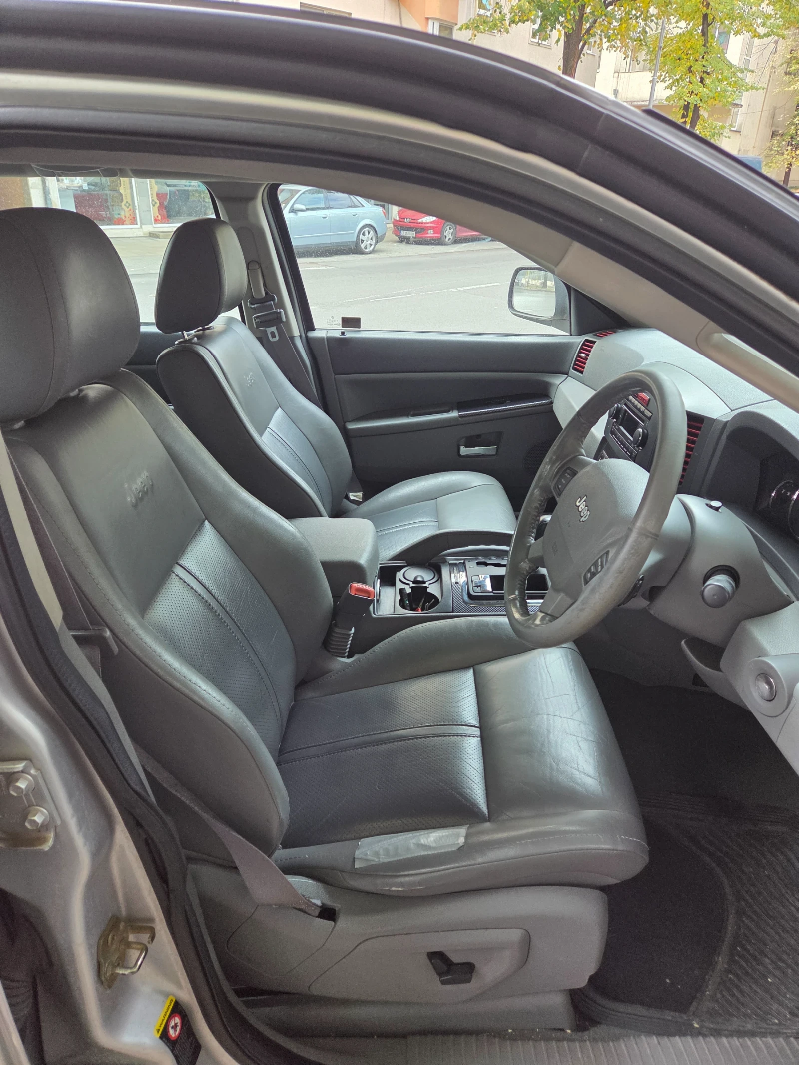 Jeep Grand cherokee 4.7 Газ Бензин, снимка 8 - Автомобили и джипове - 56719419