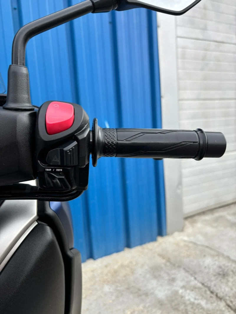 Yamaha X-max 300i Abs Tc Led, снимка 9 - Мотоциклети и мототехника - 51702945