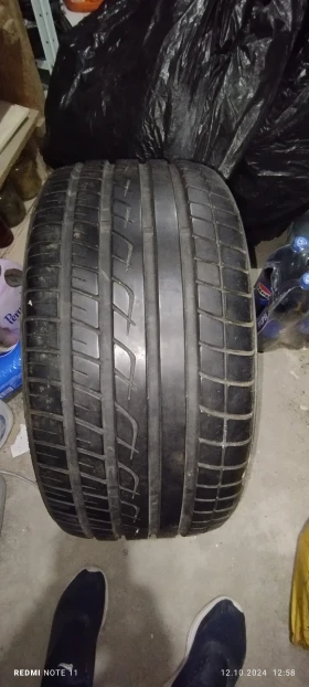 Гуми Летни 235/45R17, снимка 2 - Гуми и джанти - 47556748