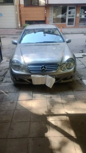 Mercedes-Benz 200 C, снимка 1