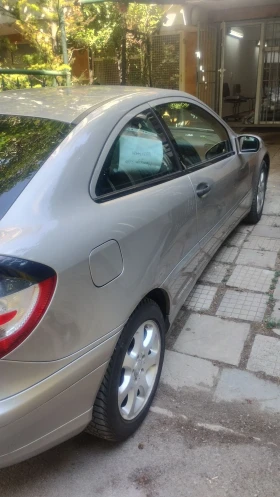 Mercedes-Benz 200 C, снимка 2