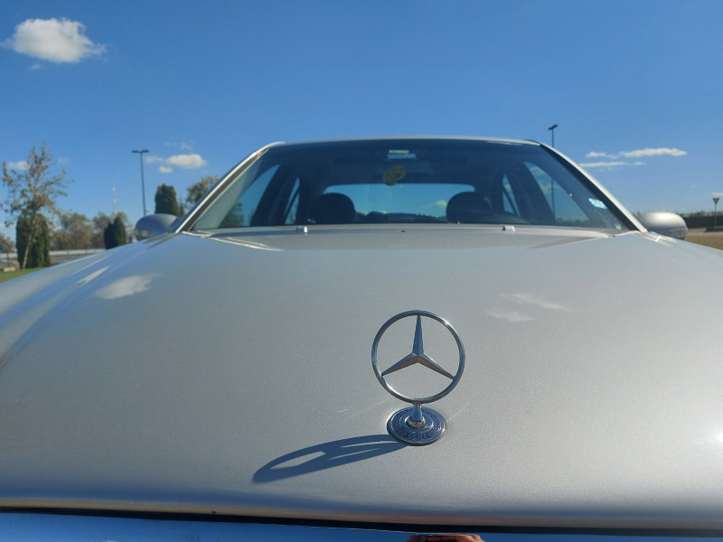 Mercedes-Benz E 220 Лек, снимка 1 - Автомобили и джипове - 45217606