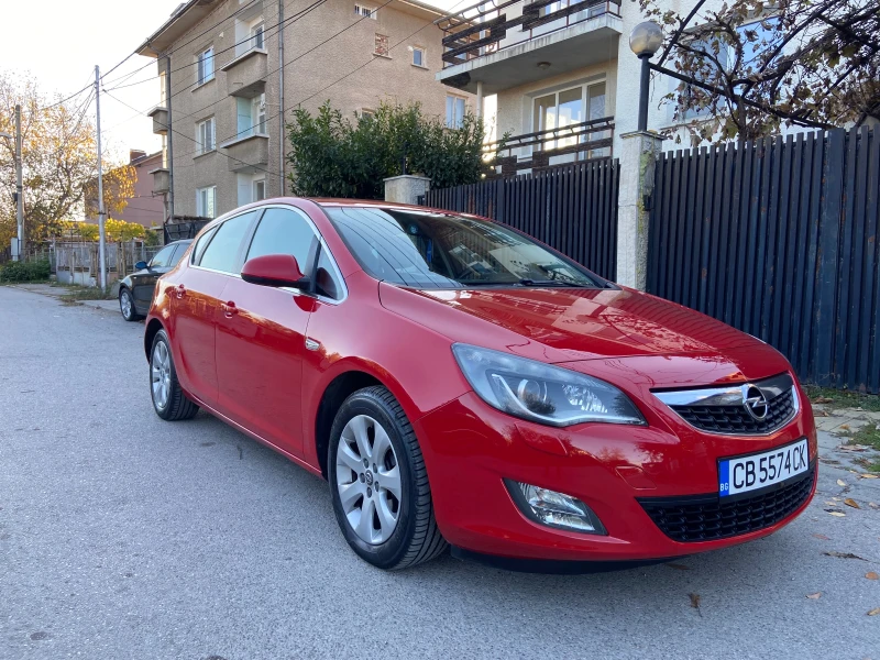 Opel Astra SportLine NAVI, снимка 1 - Автомобили и джипове - 47840592