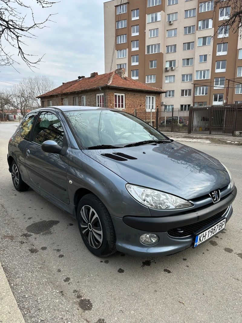 Peugeot 206 1, 4 benzin, снимка 8 - Автомобили и джипове - 49245506