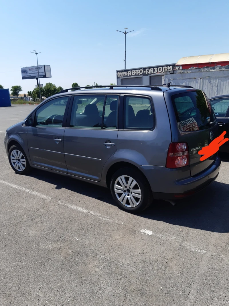 VW Touran, снимка 4 - Автомобили и джипове - 49580120