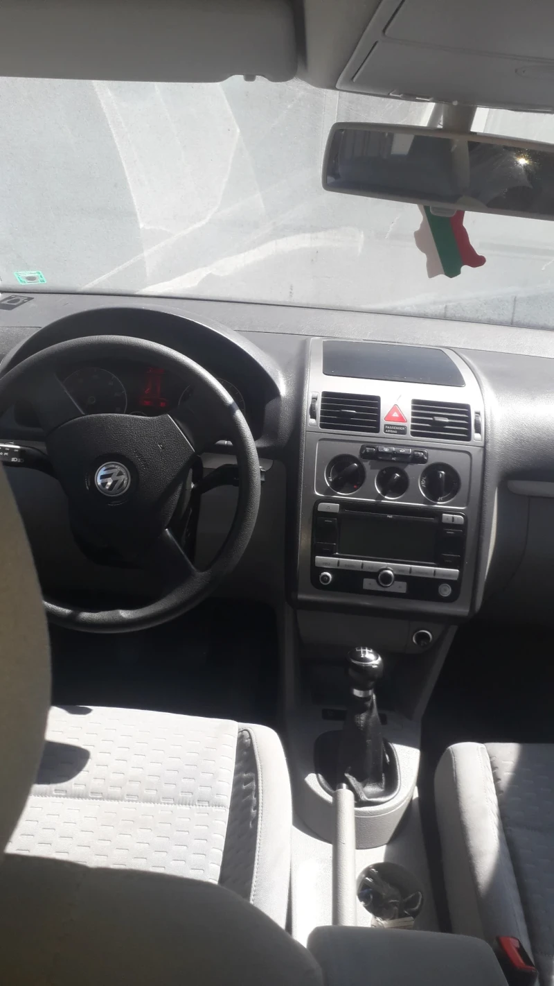 VW Touran, снимка 10 - Автомобили и джипове - 49580120