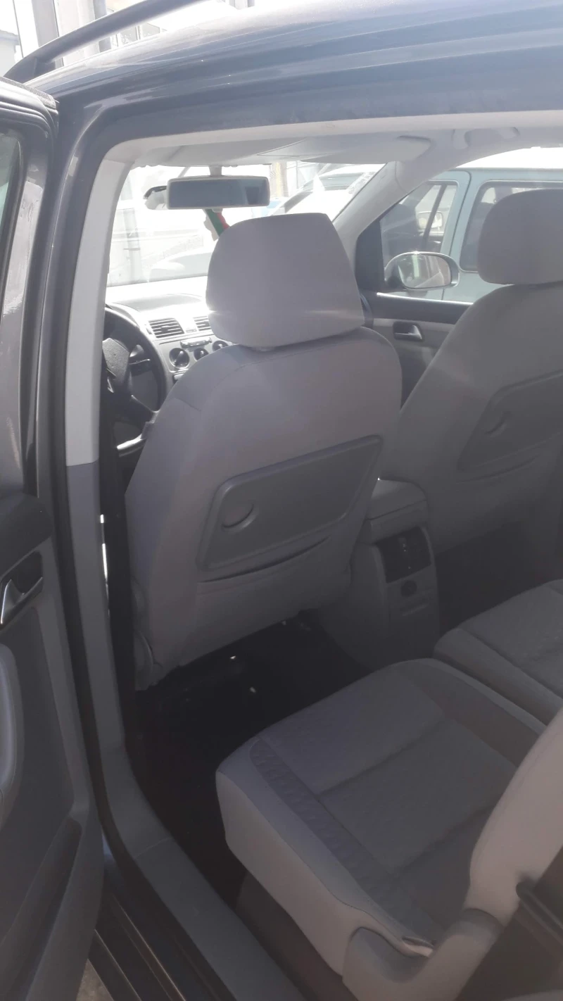 VW Touran, снимка 12 - Автомобили и джипове - 49580120