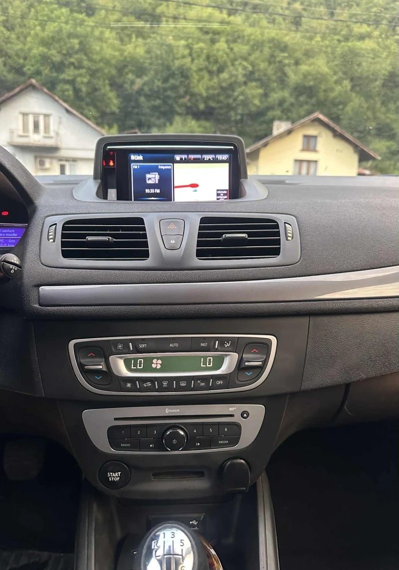 Renault Megane 1.5 DCI, снимка 11 - Автомобили и джипове - 51599690