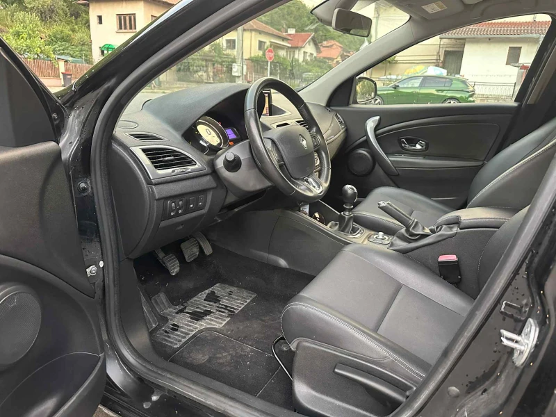 Renault Megane 1.5 DCI, снимка 8 - Автомобили и джипове - 51599690