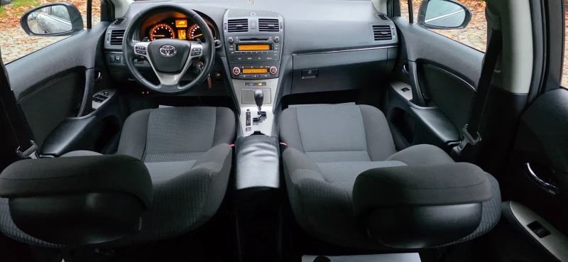 Toyota Avensis 2.0i * АВТОМАТ* ОБСЛУЖЕН* СЕРВ. ИСТОРИЯ* ШВЕЙЦАРИЯ, снимка 10 - Автомобили и джипове - 52496575