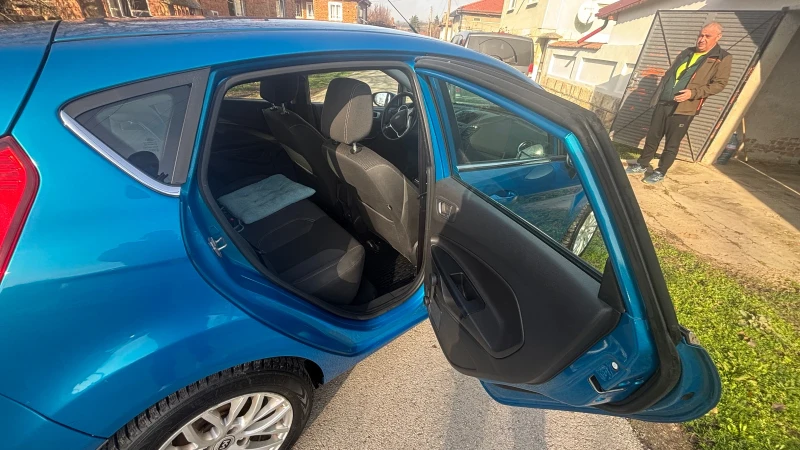 Ford Fiesta 1.4 , снимка 12 - Автомобили и джипове - 52623888