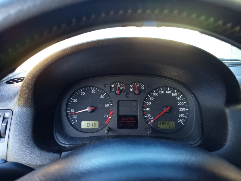 VW Bora 1.6 Газ/Бензин , снимка 7 - Автомобили и джипове - 52833546