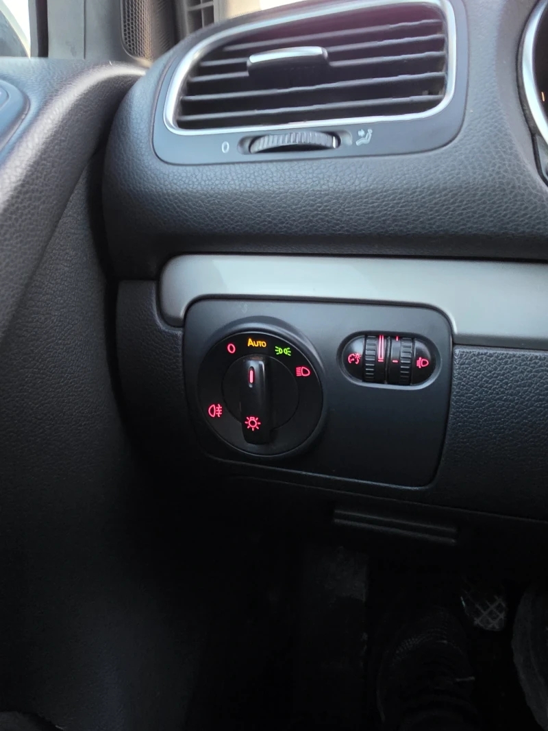 VW Golf 2.0TDI 110ps , снимка 13 - Автомобили и джипове - 52903792