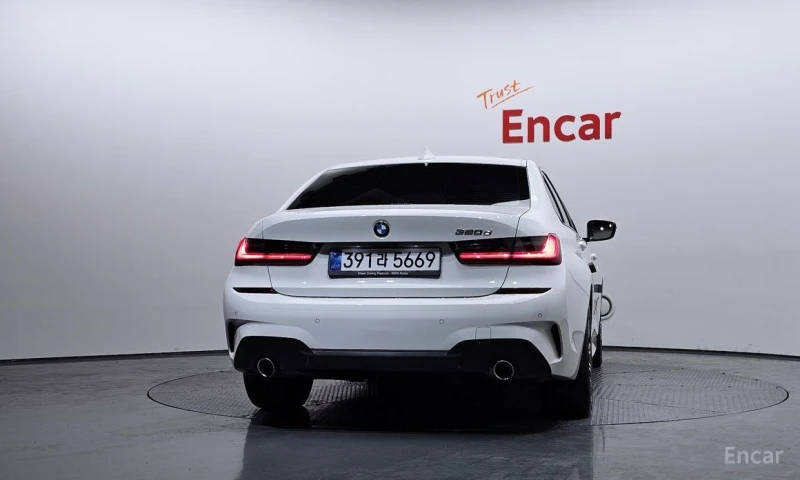 BMW 320, снимка 4 - Автомобили и джипове - 53031593