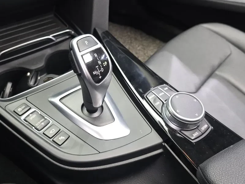 BMW 320 - САМО 30% АВАНС, снимка 9 - Автомобили и джипове - 55406738
