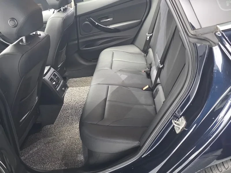 BMW 320 - САМО 30% АВАНС, снимка 11 - Автомобили и джипове - 55406738