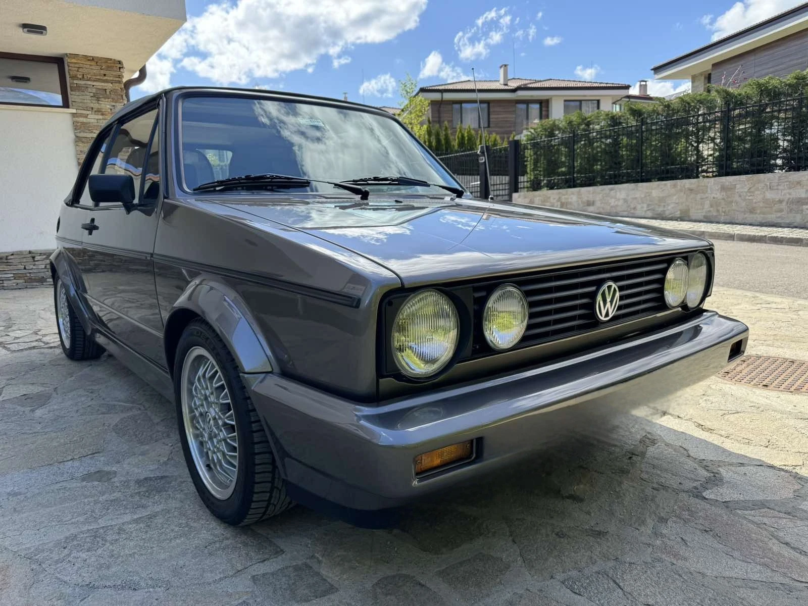 VW Golf I Cabrio Автоматик - изображение 3