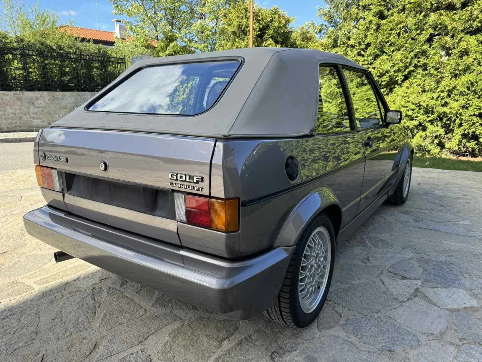 VW Golf I Cabrio Автоматик - изображение 4