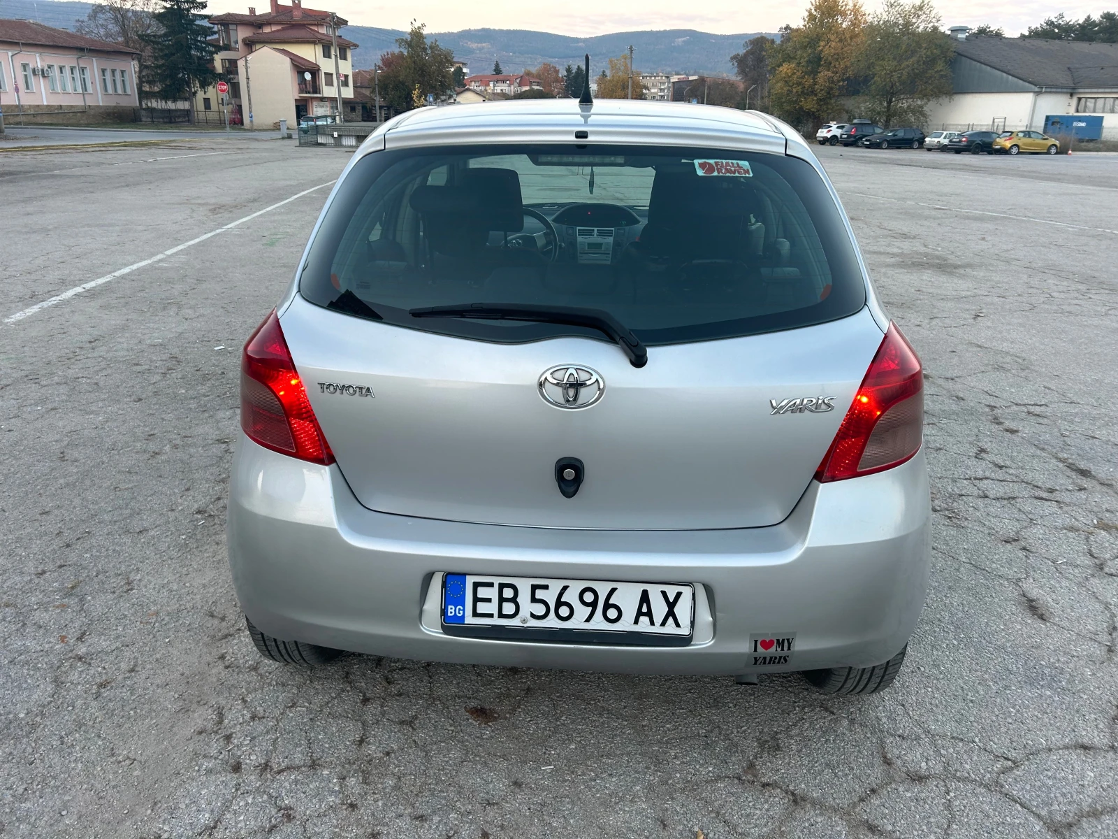 Toyota Yaris vvti - изображение 3
