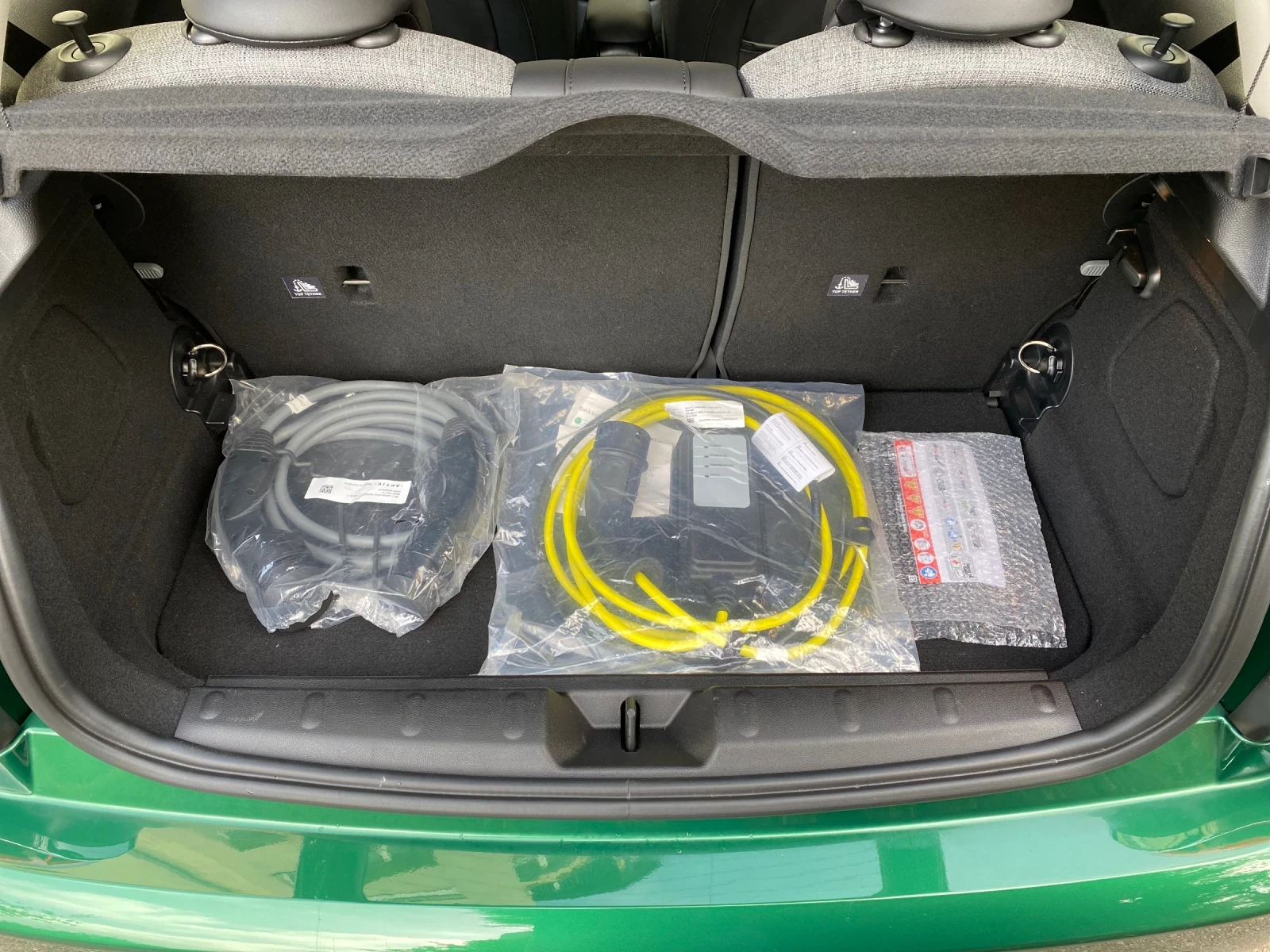 Mini Cooper SE British Racing Green  - изображение 10
