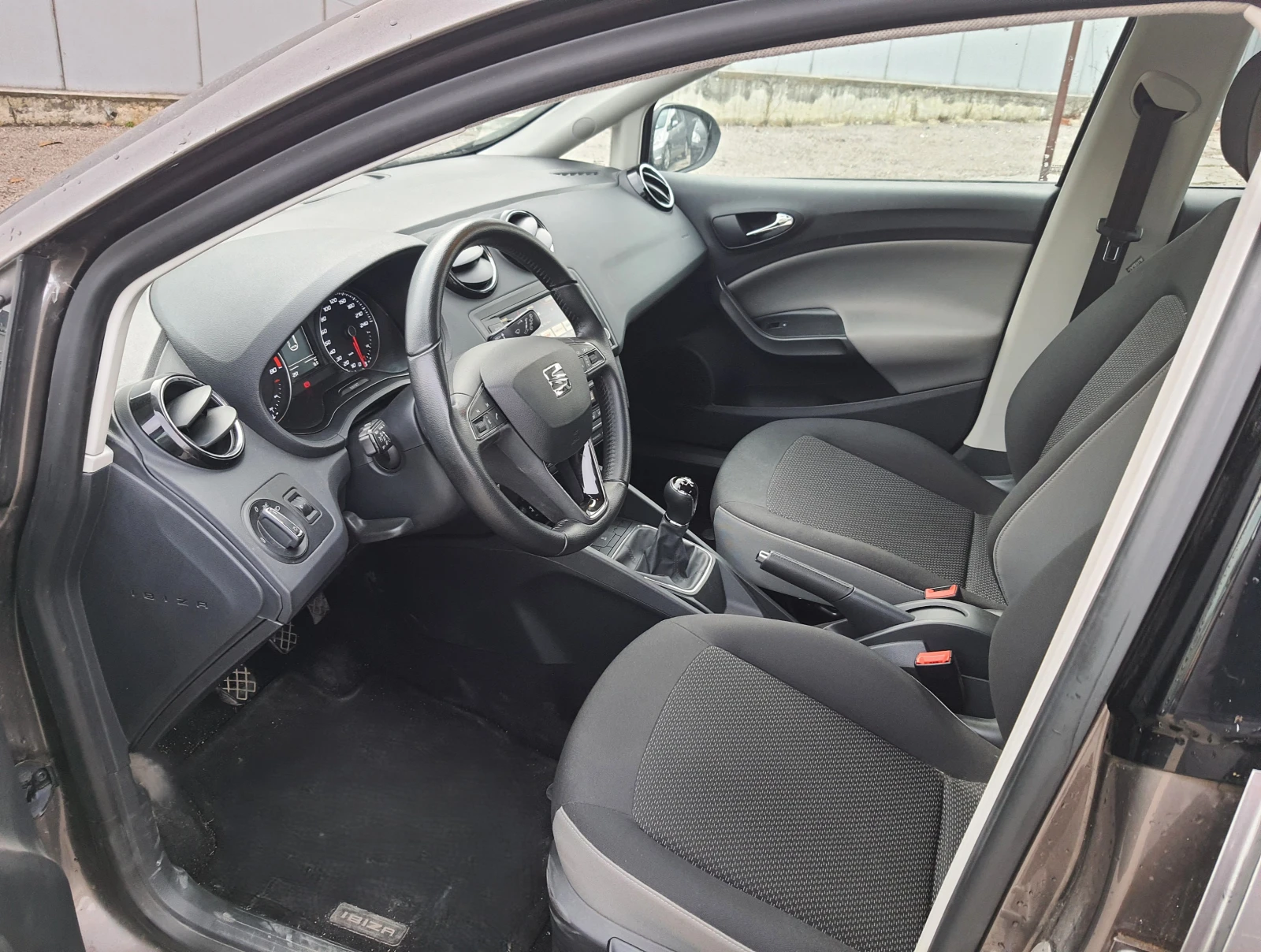 Seat Ibiza 1.0 55хил км! - изображение 9