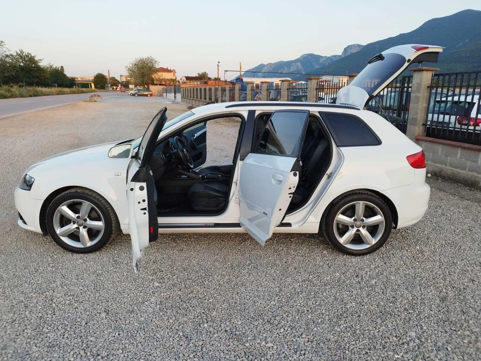 Audi A3 2.0 TDI 170 к.с S-LINE QUATTRO - изображение 10