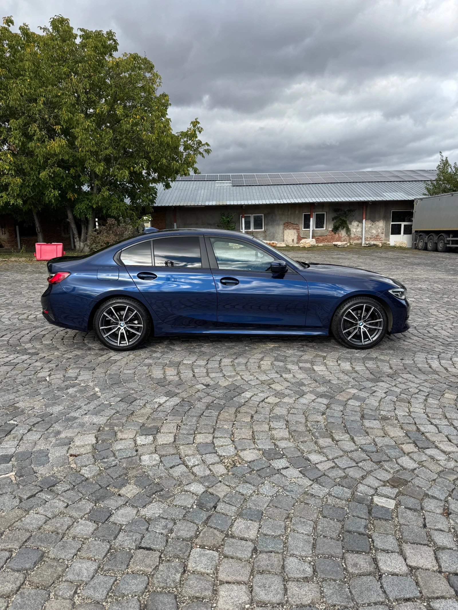 BMW 320 ТОП ЦЕНА! SPORT/ VIRTUAL/ KEYLESS/AMBIENT/ PODGREV - изображение 7