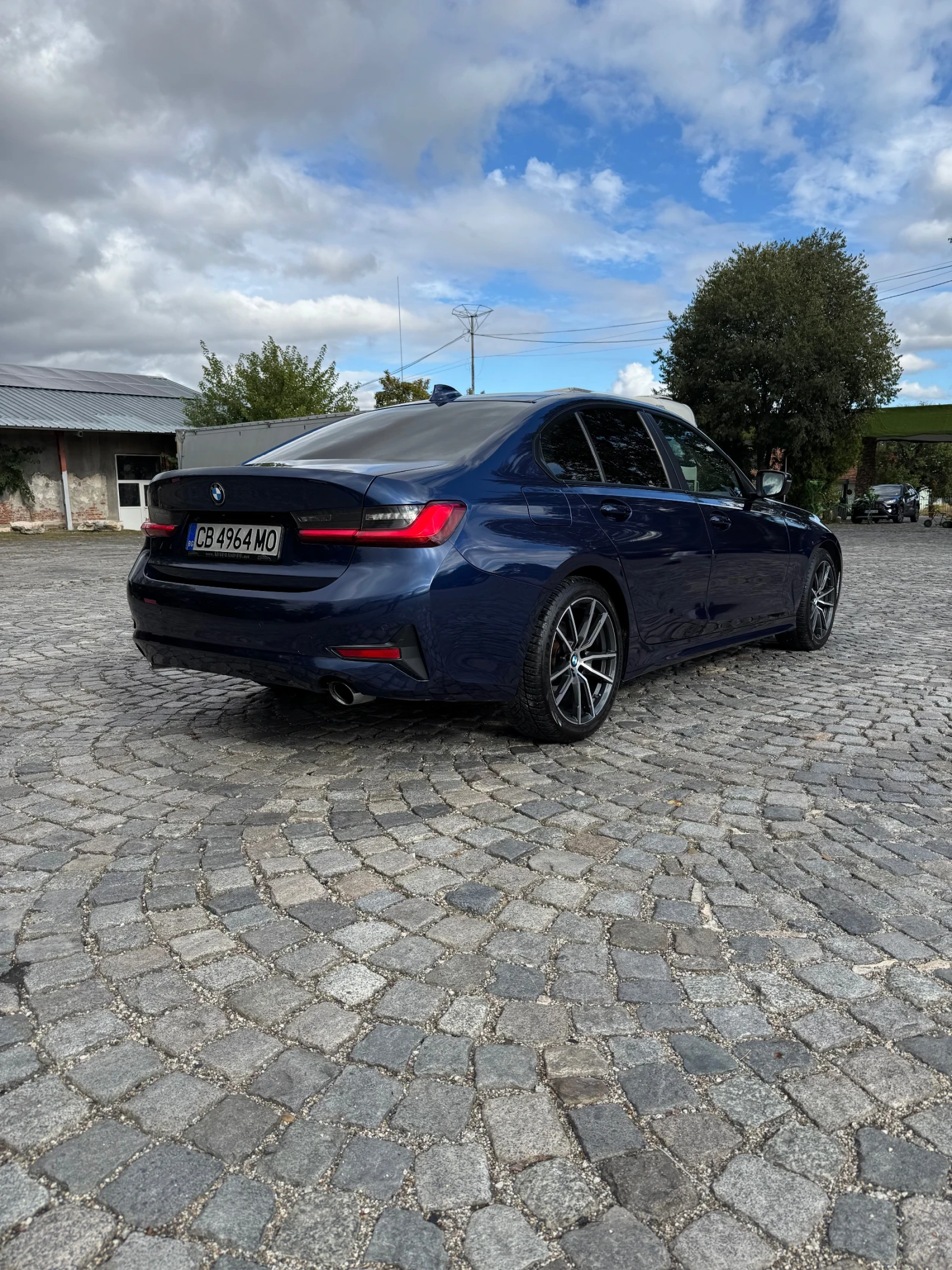 BMW 320 ТОП ЦЕНА! SPORT/ VIRTUAL/ KEYLESS/AMBIENT/ PODGREV - изображение 6