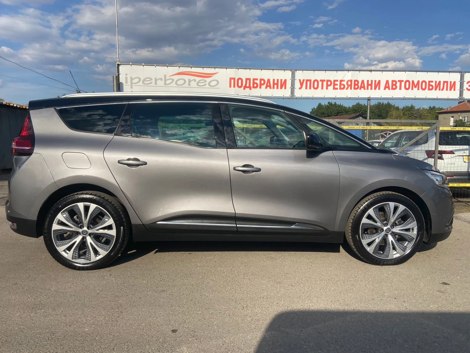 Renault Grand scenic Изключително запазен! - изображение 2