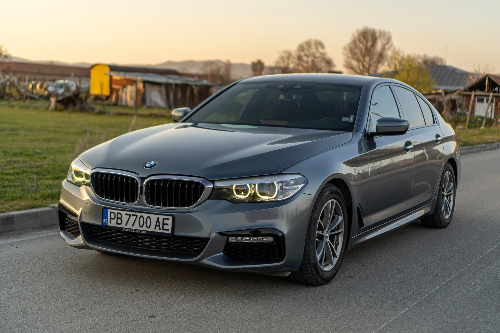 BMW 520 520XD M PAKET ПЪЛНА СЕРВИЗНА ИСТОРИЯ, снимка 2 - Автомобили и джипове - 53826553