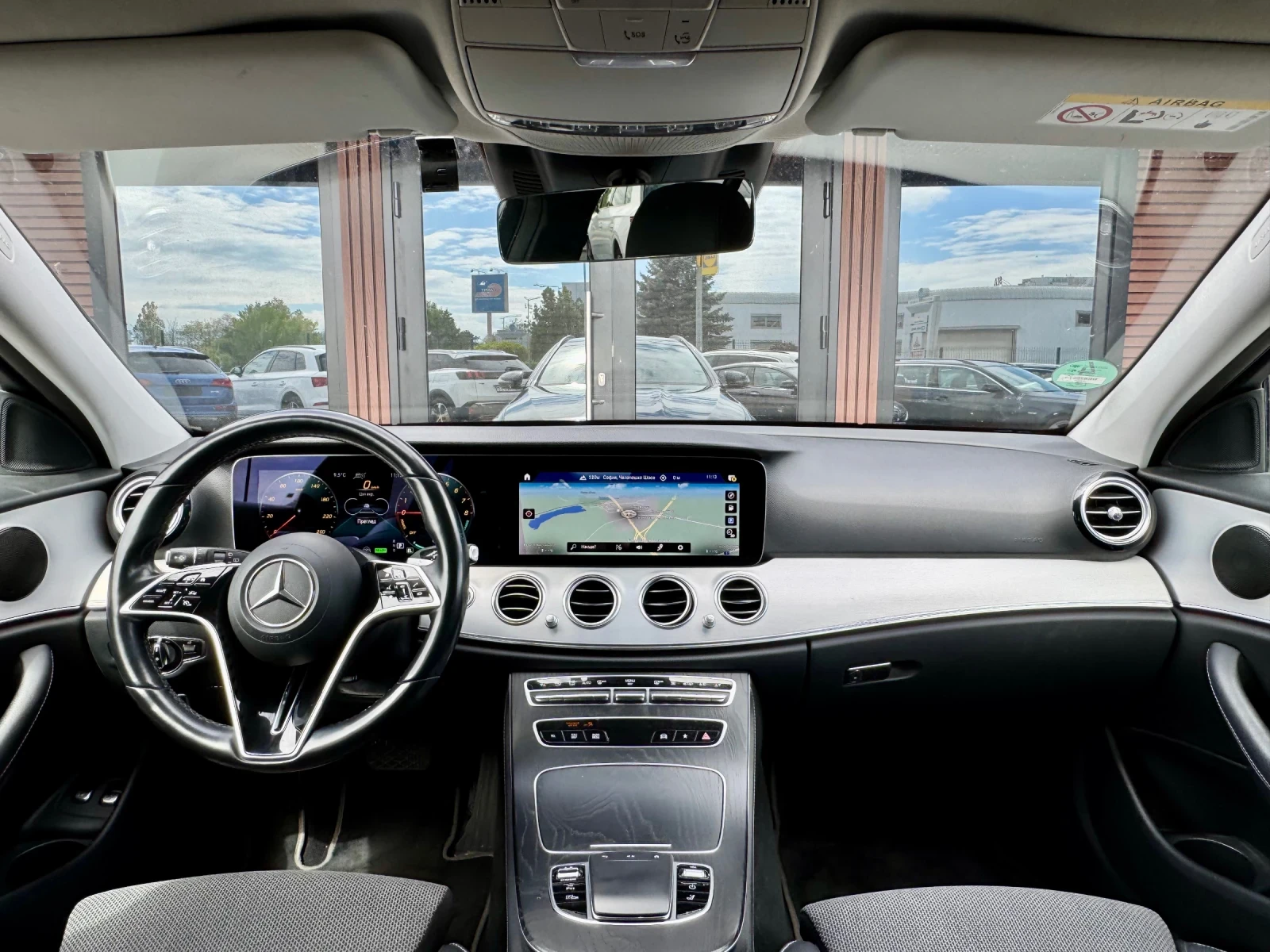Mercedes-Benz E 300 Plug In Hybrid* 9G-TRONIC* Лизинг, снимка 10 - Автомобили и джипове - 54406264