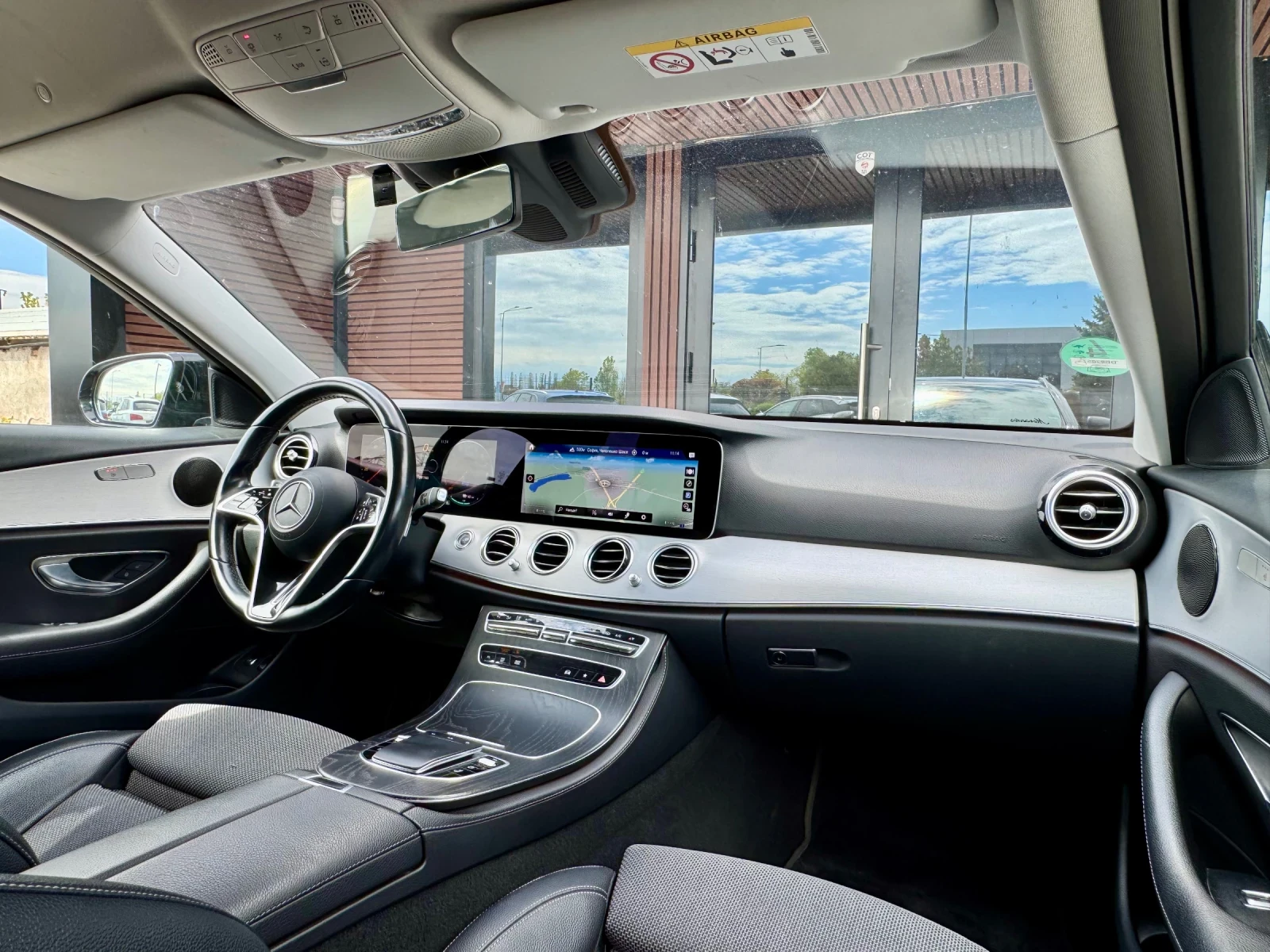 Mercedes-Benz E 300 Plug In Hybrid* 9G-TRONIC* Лизинг, снимка 11 - Автомобили и джипове - 54406264