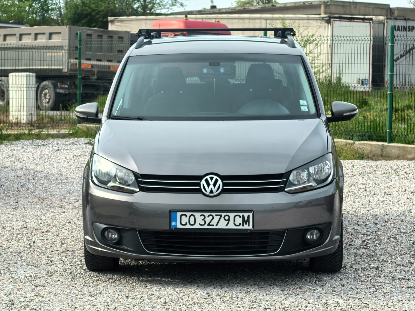 VW Touran 1.6 TDI * 105 к.с * 6+ 1 места, снимка 2 - Автомобили и джипове - 54415517