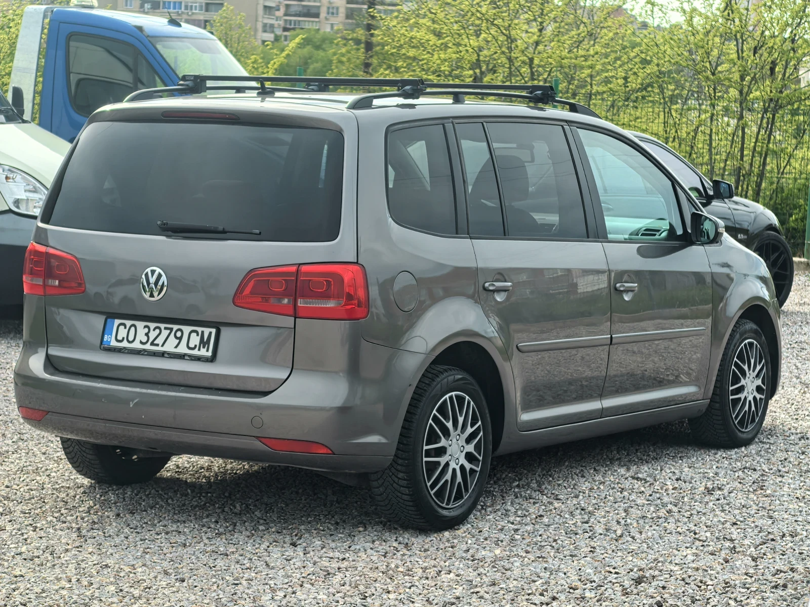 VW Touran 1.6 TDI * 105 к.с * 6+ 1 места, снимка 5 - Автомобили и джипове - 54415517