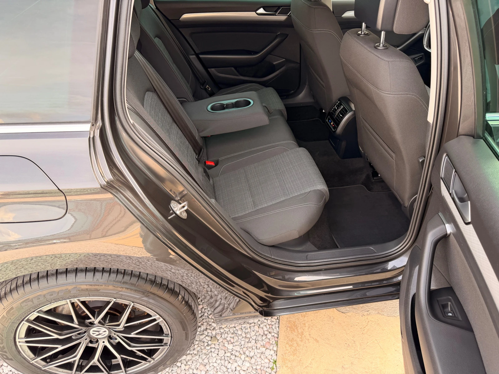 VW Passat 2.0TDI* AUT* 100%km* BUSINESS* WVWZZZ3CZNE028382, снимка 16 - Автомобили и джипове - 54669986
