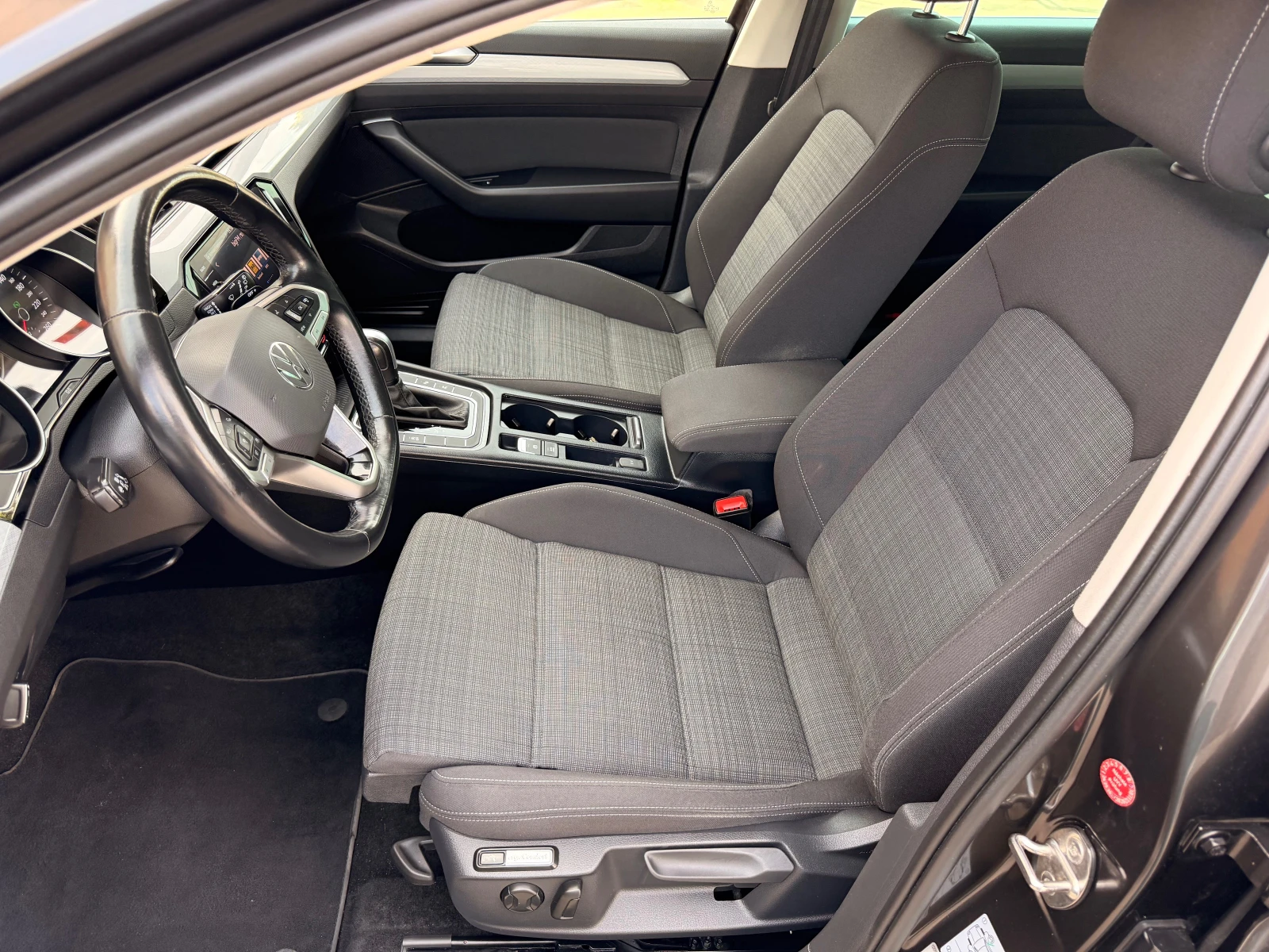 VW Passat 2.0TDI* AUT* 100%km* BUSINESS* WVWZZZ3CZNE028382, снимка 5 - Автомобили и джипове - 54669986