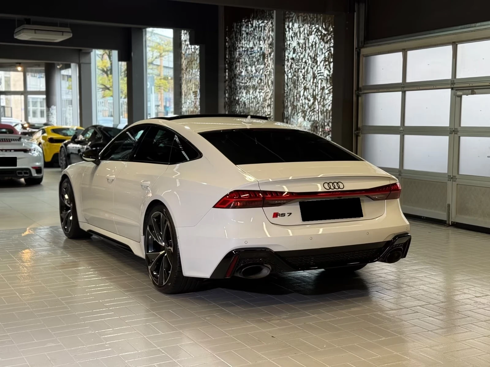 Audi Rs7 CERAMIC / B&O / 360 / HUD / MATRIX / PANO/ VIRTUAL, снимка 5 - Автомобили и джипове - 55129085