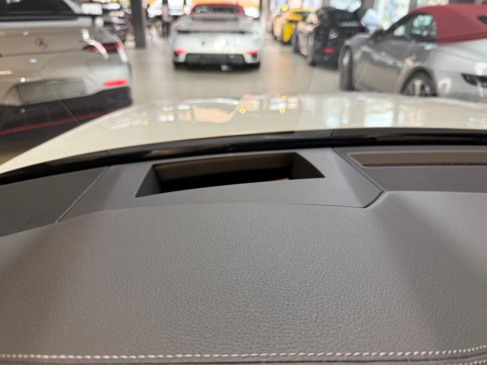 Audi Rs7 CERAMIC / B&O / 360 / HUD / MATRIX / PANO/ VIRTUAL, снимка 13 - Автомобили и джипове - 55129085