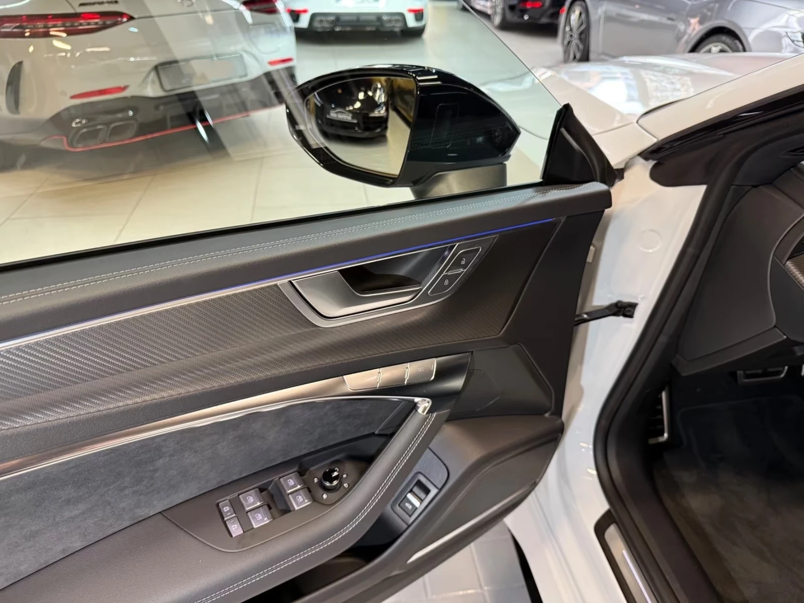 Audi Rs7 CERAMIC / B&O / 360 / HUD / MATRIX / PANO/ VIRTUAL, снимка 9 - Автомобили и джипове - 55129085