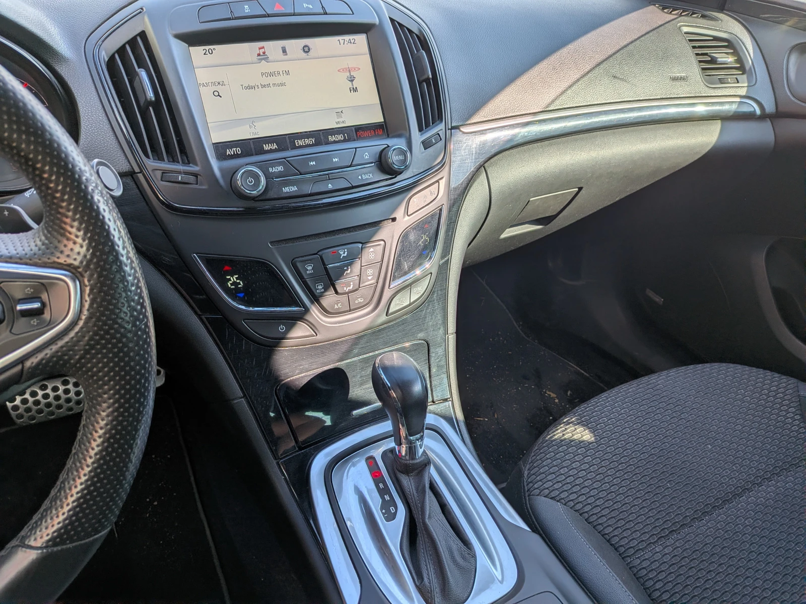 Opel Insignia 2.0 CDTI, снимка 9 - Автомобили и джипове - 55165426