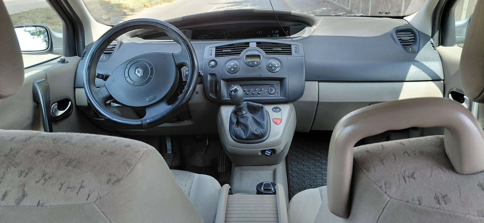 Renault Scenic, снимка 8 - Автомобили и джипове - 55878224