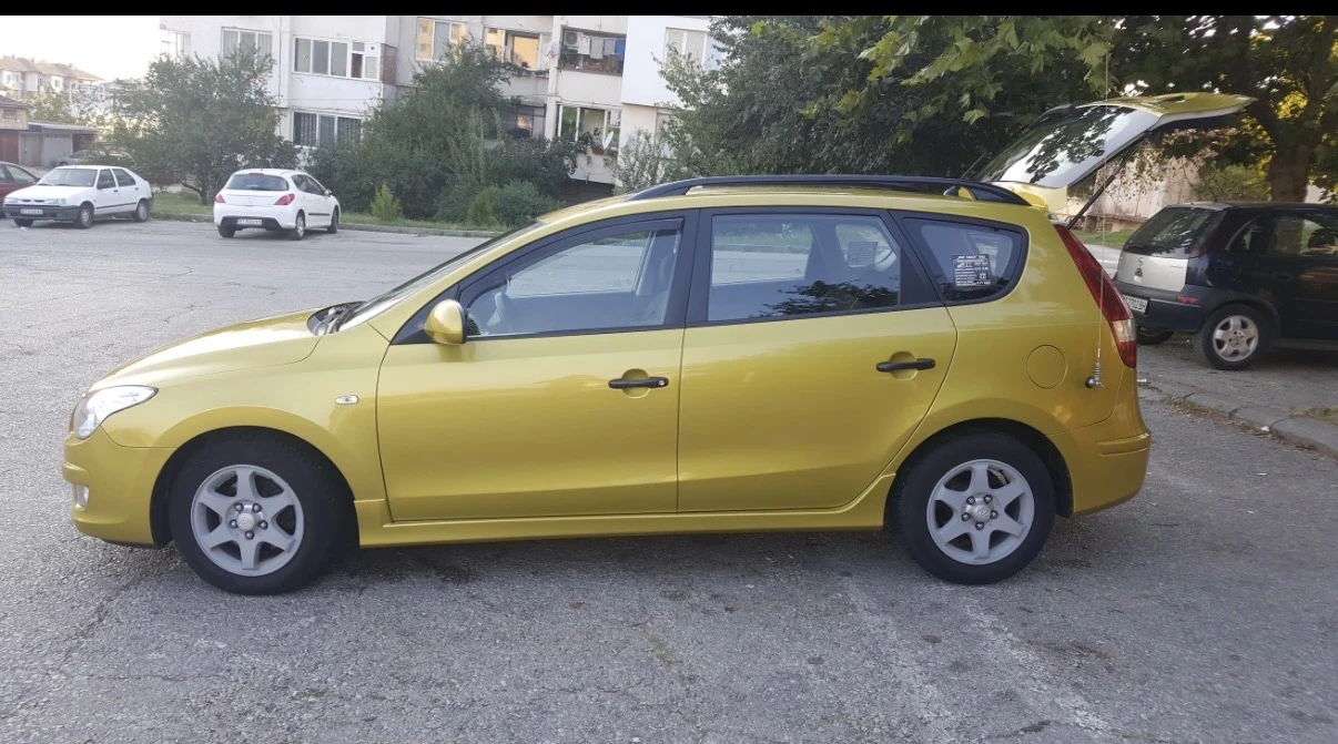 Hyundai I30 1600 CRDi, снимка 2 - Автомобили и джипове - 55879646