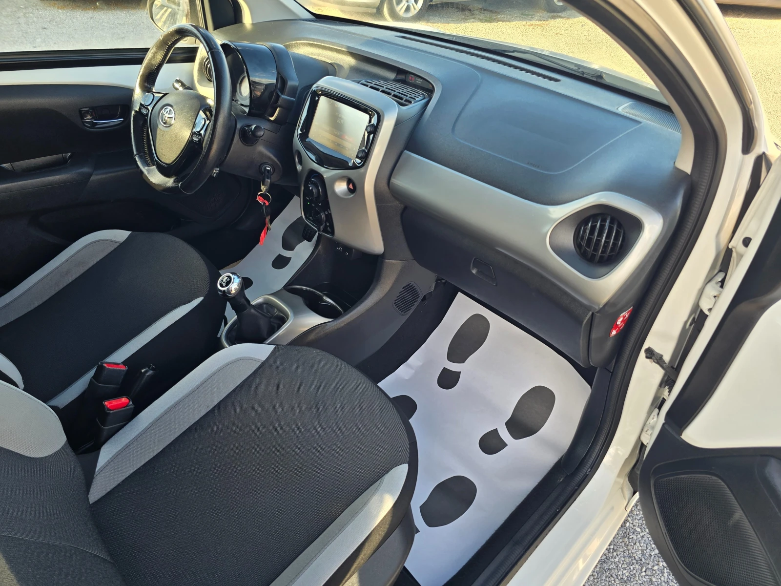 Toyota Aygo 1.0I-70K.C-EURO6B-FACE | Mobile.bg � ����������� 11