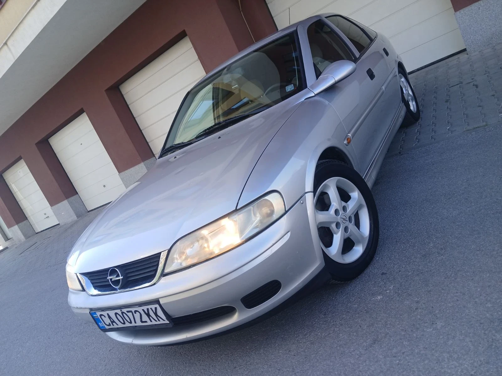 Opel Vectra 1.6 Бензин, снимка 8 - Автомобили и джипове - 56153748
