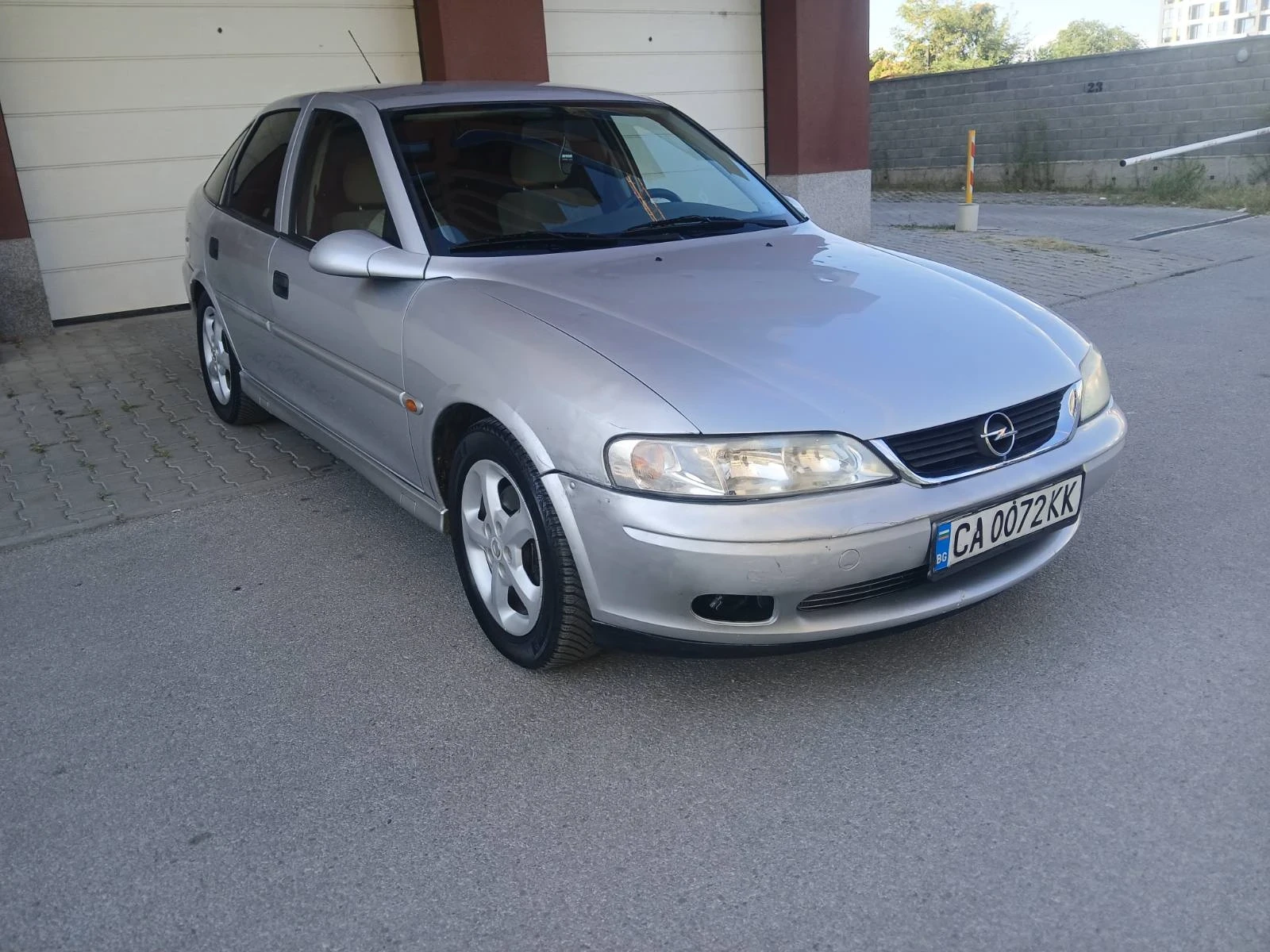 Opel Vectra 1.6 Бензин, снимка 3 - Автомобили и джипове - 56153748
